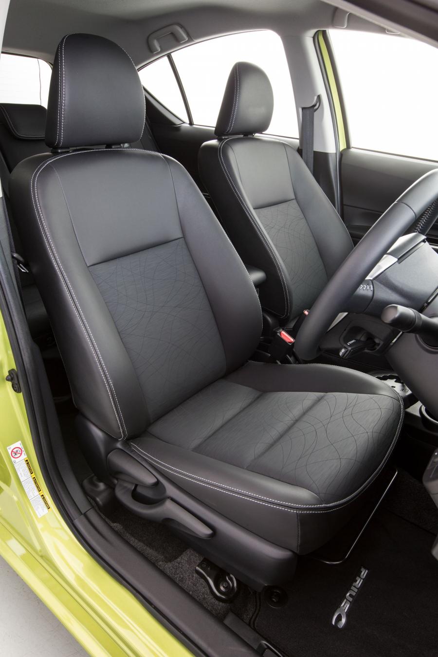 Toyota Prius c i-Tech 2015 года  (AU) (фото 8 из 10)
